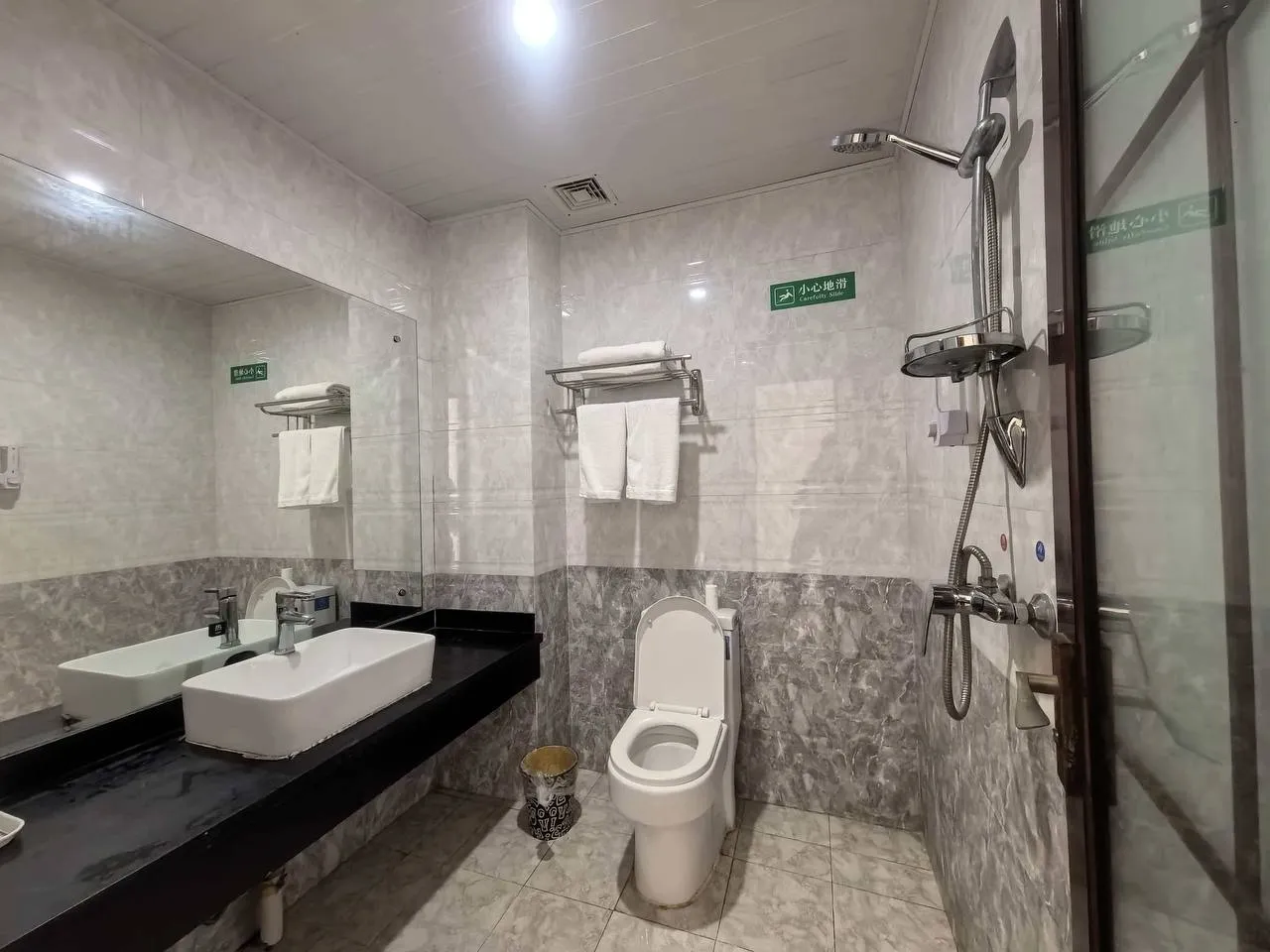 Lijin Holiday Hotel: фото 5