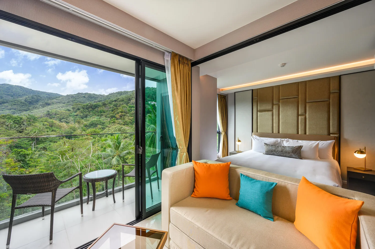 Mida Grande Phuket — Deluxe Room с видом на зелень