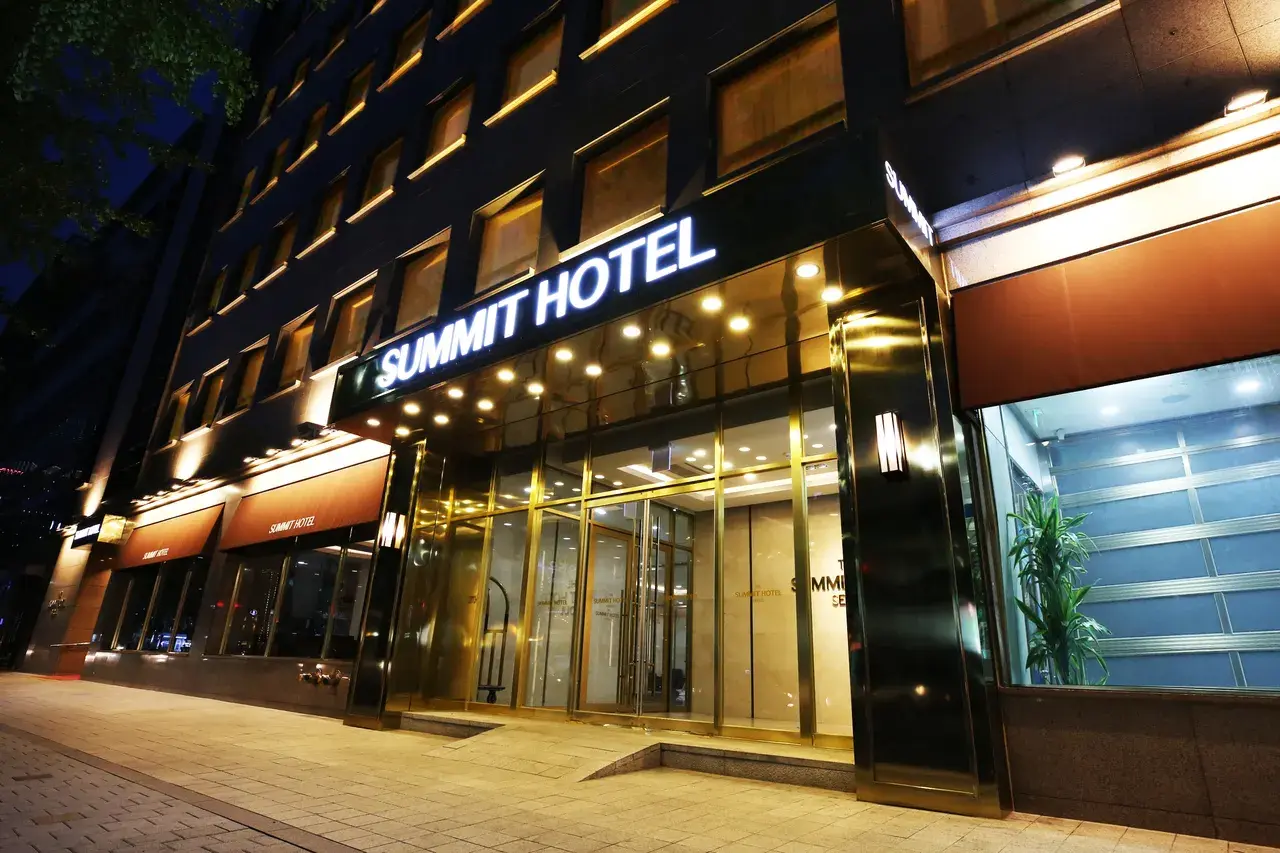 Фасад Summit Hotel Seoul Dongdaemun